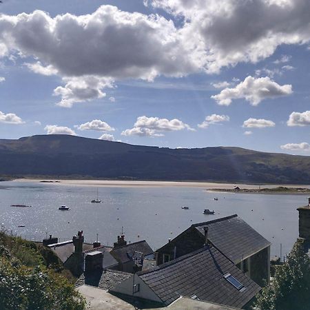 2-Bedroom Cottage In Barmouth Old Town With Sea Views Екстериор снимка